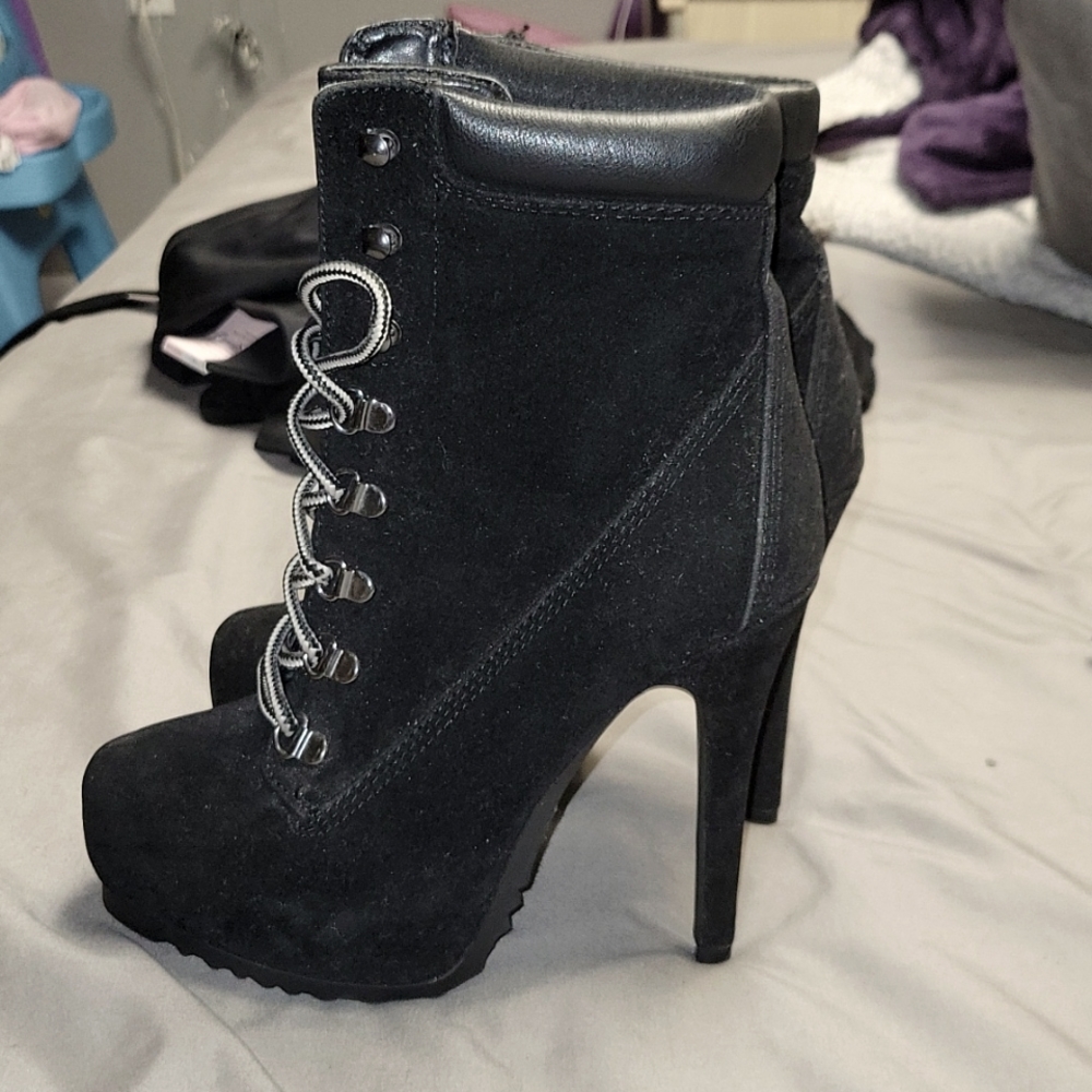 High heeled Boots